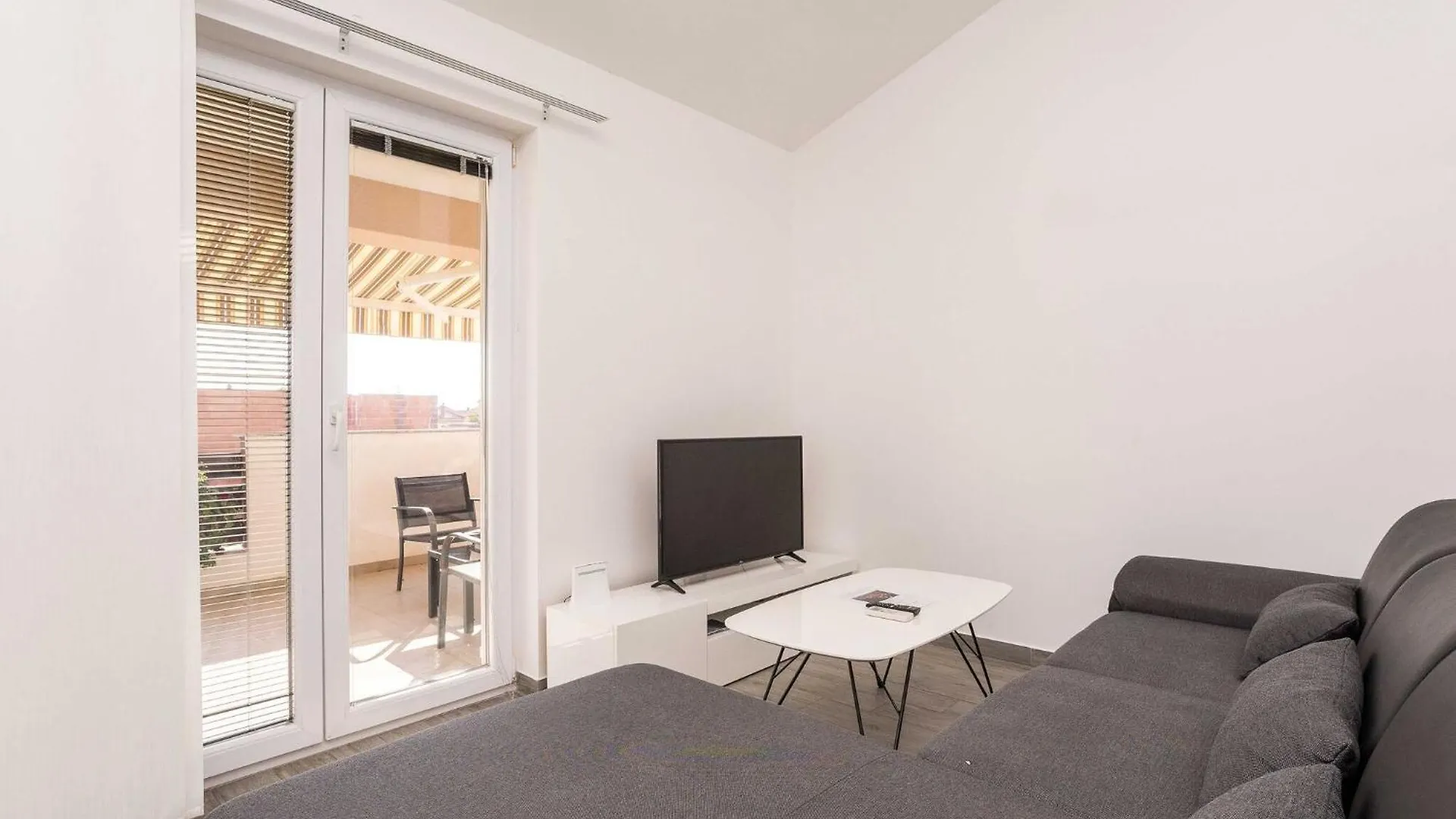 Apartments Maza - One Bedroom Apartment With Balcony Angela Zadar Croatia